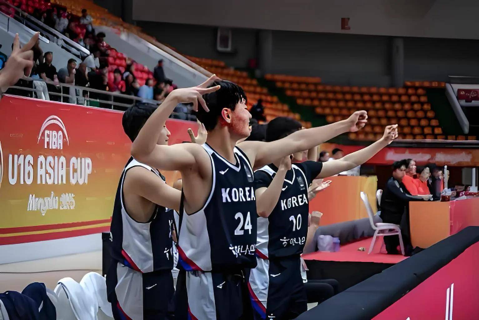 转会期CBA常规赛焦点战，金州勇士豪取连胜，态度坚定，纪律约束更严格