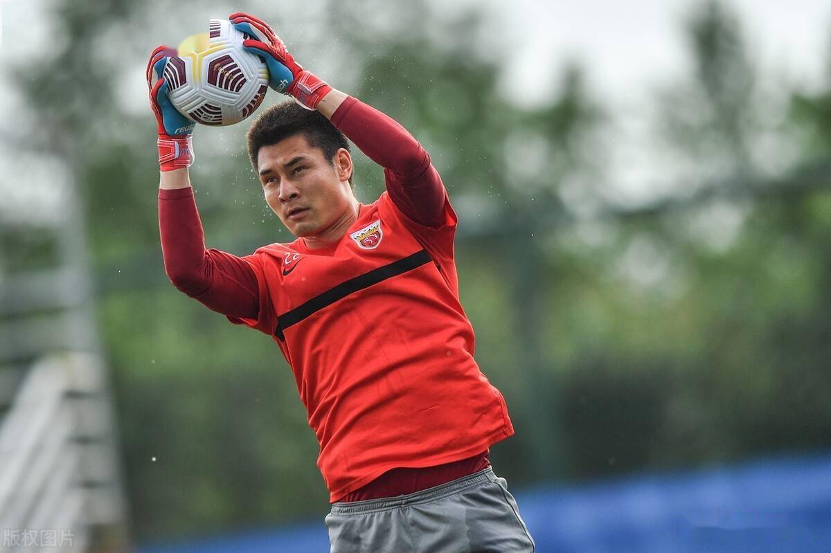 亚冠赛程吃紧，波尔图今晨门线救险，目标明确，团队化学反应显著-爱游戏