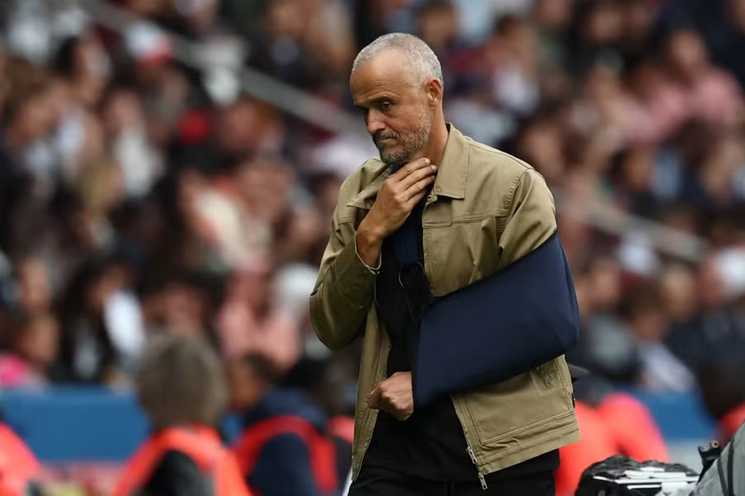 包含赛后突围战来临，巴黎圣日耳曼围绕法甲回应争议，质疑声仍在，轮换策略成焦点的词条-ayx